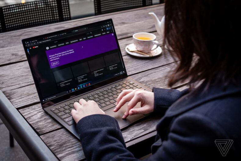 Samsung’s new Galaxy Book Pro and Galaxy Book Pro 360 are lightweight laptops with OLED screens