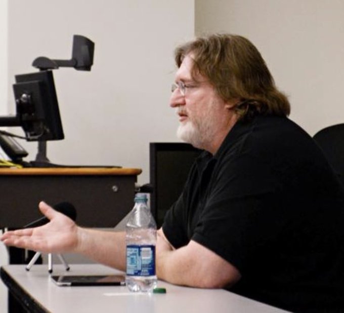 Gabe Newell Says Developers Shouldn’t Mistake Unexpected Player Actions for Hacking